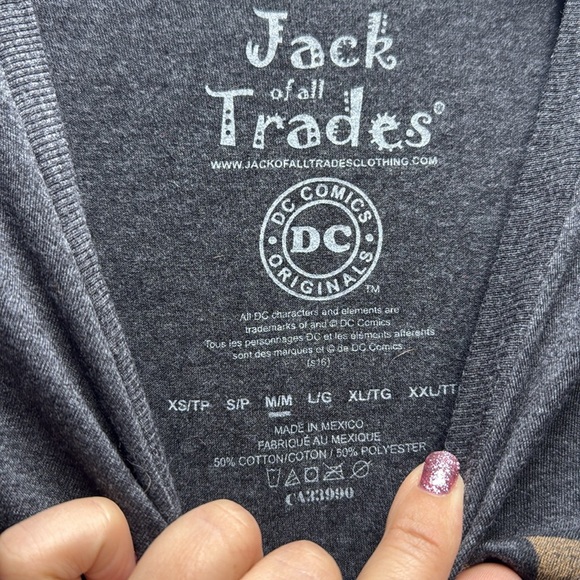 DC Short Sleeve Tee with Hawkman Graphic size medium - Picture 4 of 6